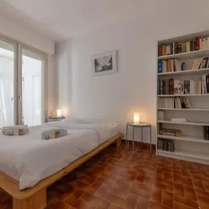Grand Lumineux Pour 2 à 4 Personnes A Intra-muros Wifi Gratuit Appartement Avignon